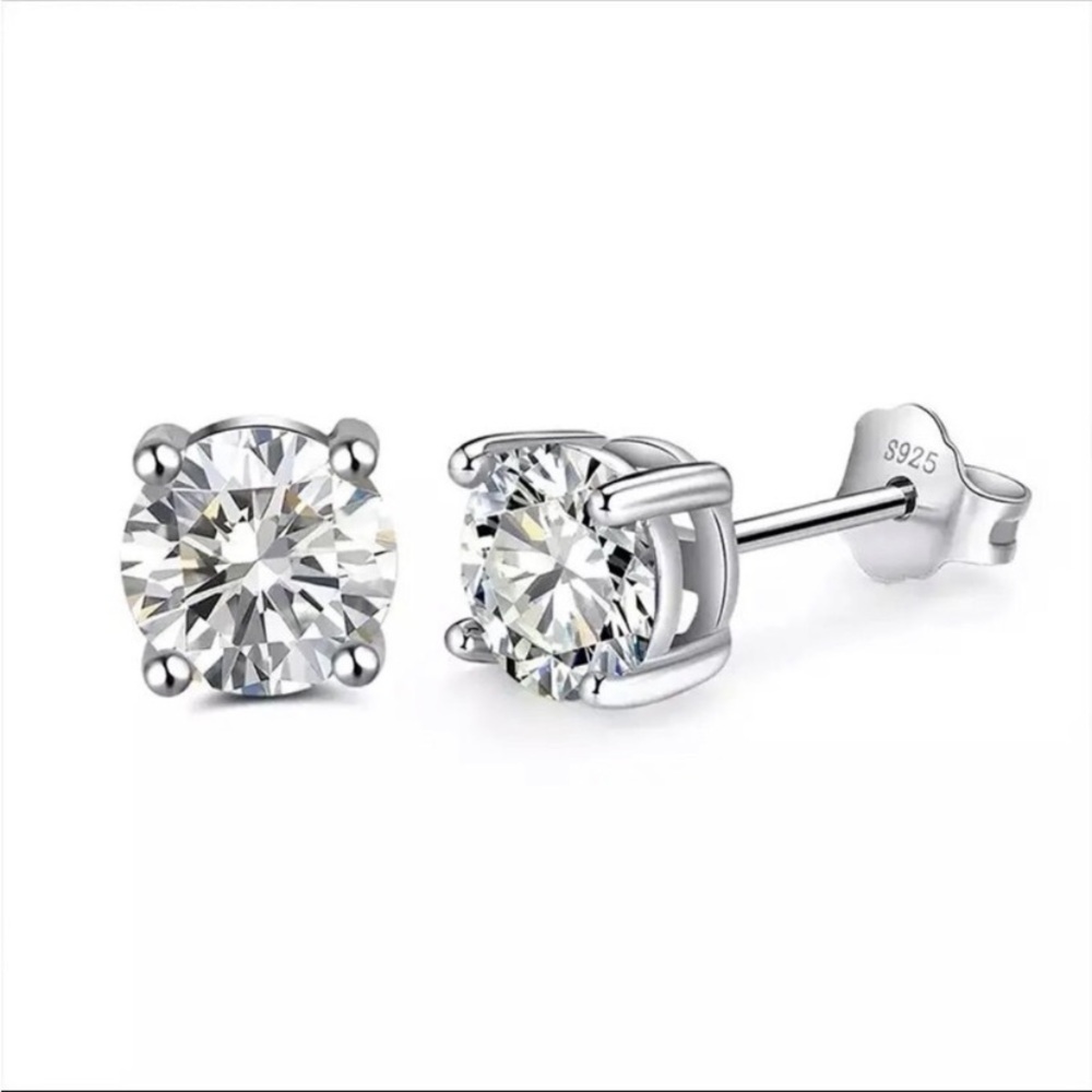 Certified 1ct t.w. Moissanite Silver Basket Stud Earrings NEW